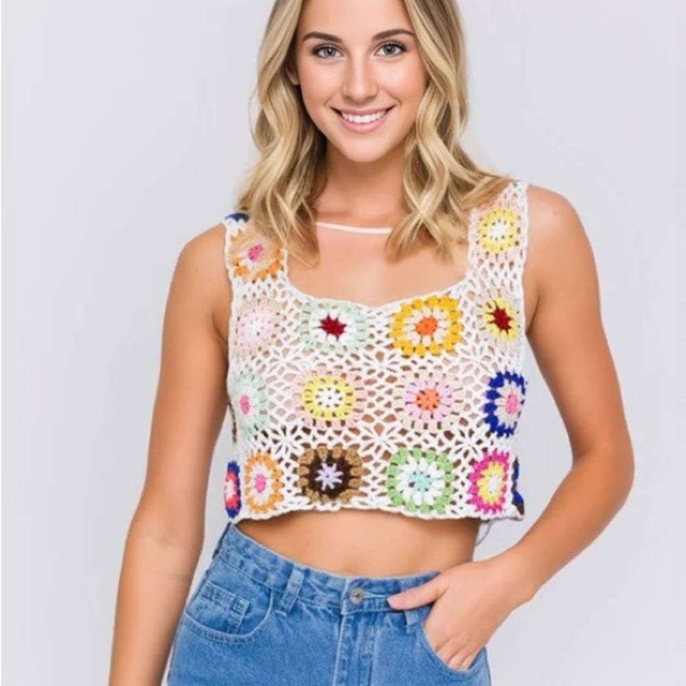 LE LIS crochet crop top
